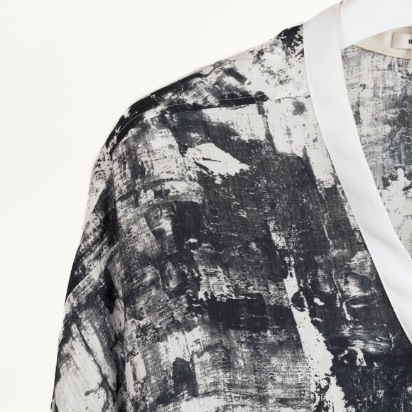 Helmut Lang White & Black Abstract Crepe Cropped Dolman-Sleeve Blouse - Picture 4 of 9